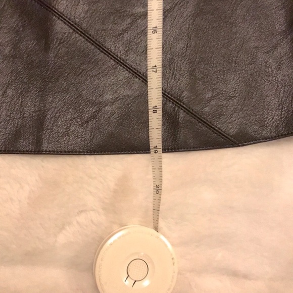 ANTHROPOLOGIE Hallie Faux Leather Mini Skirt - Picture 5 of 9